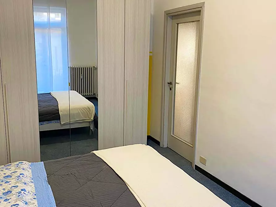 Immagine 4 di Camera in affitto  in Via Giovanni Segantini75 a Milano