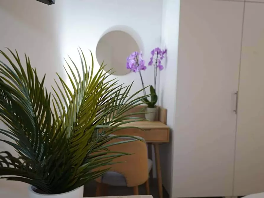 Immagine 9 di Appartamento in affitto  in Via San Cosmo Fuori Porta Nolana42 a Napoli