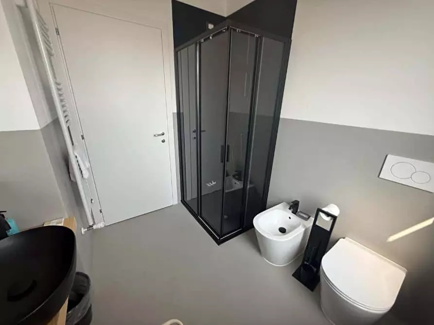 Immagine 4 di Camera in affitto  in Strada della Genovesa44 a Verona