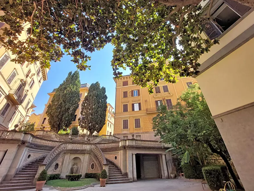 Immagine 15 di Appartamento in affitto  in Viale Bruno Buozzi19 a Roma