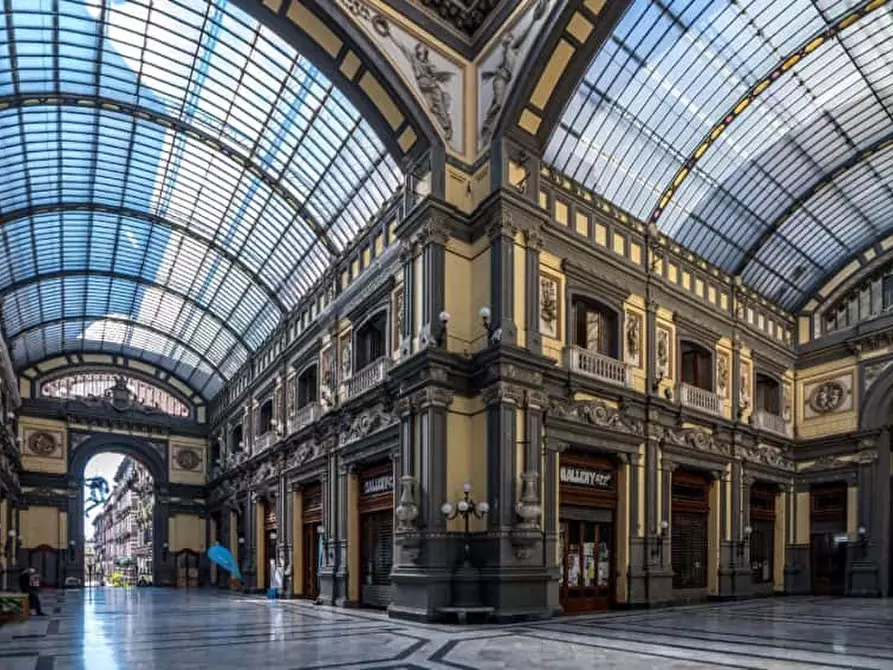 Immagine 74 di Camera in affitto  in Via dei Tribunali268 a Napoli