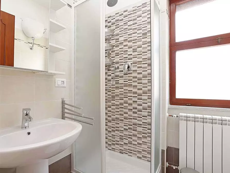 Immagine 43 di Camera in affitto  in Via Gualdo Tadino4 a Roma