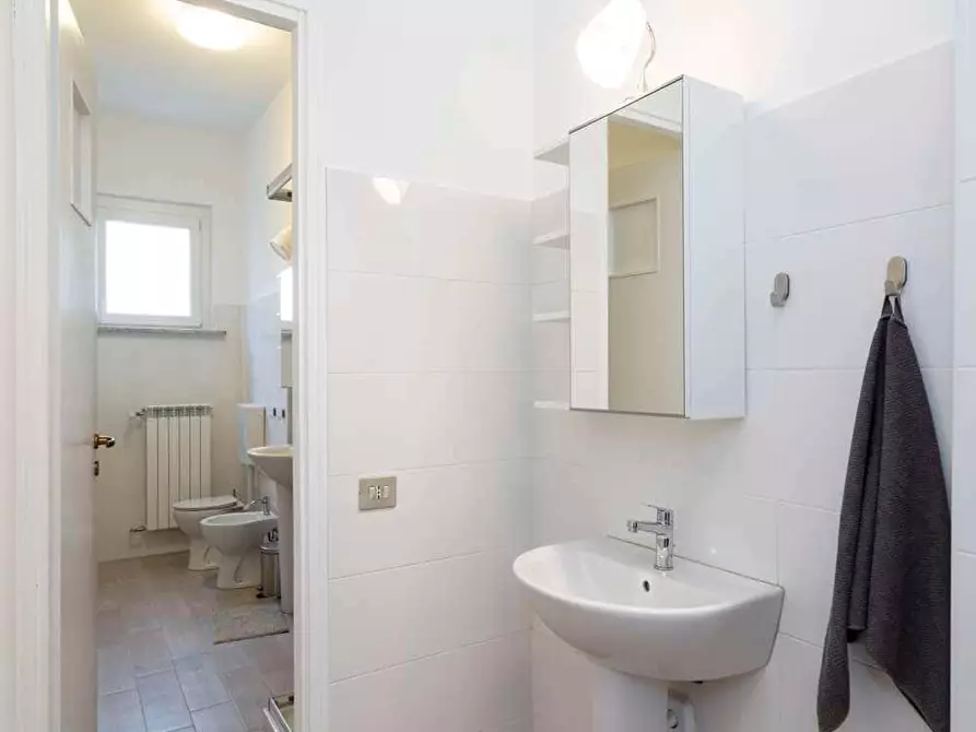 Immagine 11 di Camera in affitto  in Via dei Mandorli13 a Buccinasco