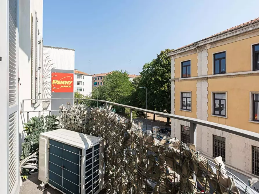 Immagine 53 di Appartamento in affitto  in Via Caccialepori41 a Milano