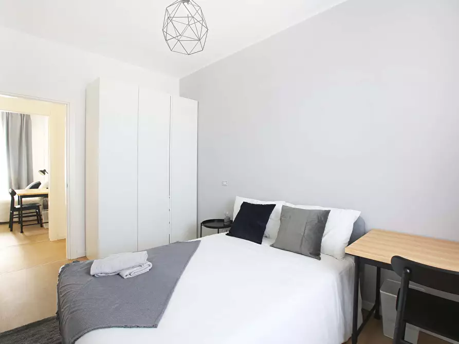 Immagine 3 di Camera in affitto  in Via Carlo Marx12 a Milano