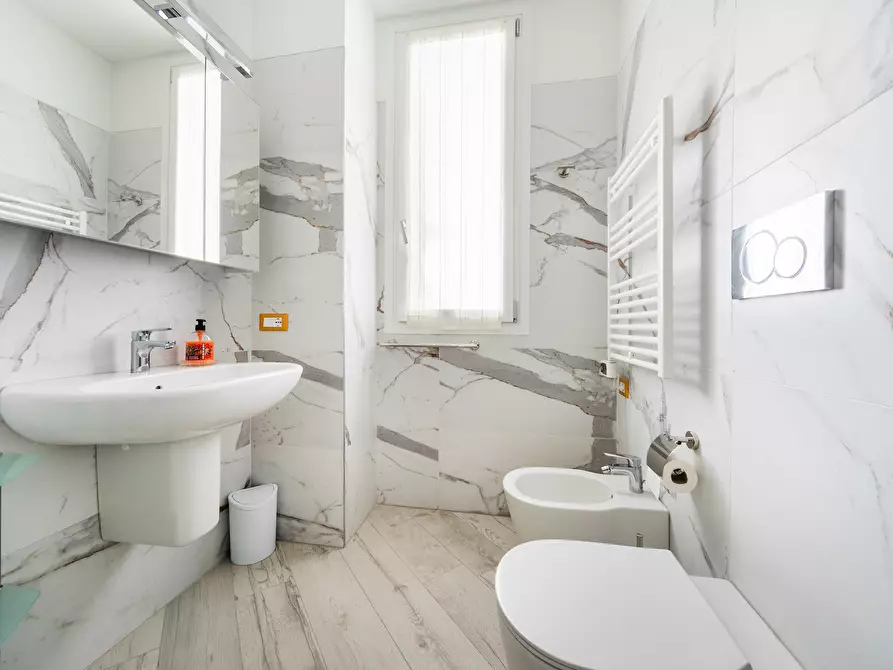 Immagine 21 di Appartamento in affitto  in Via Donato Creti24 a Bologna