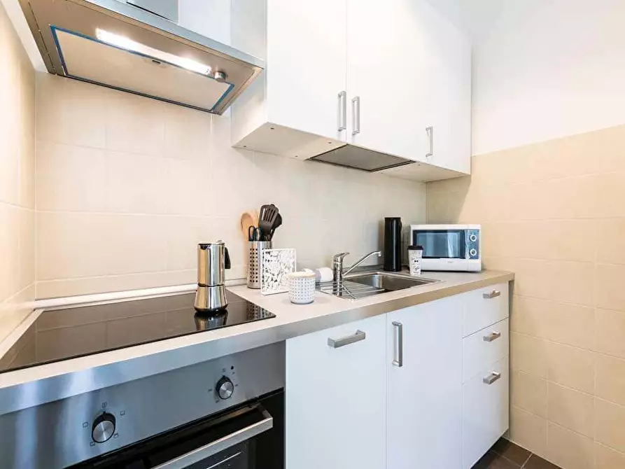 Immagine 19 di Camera in affitto  in Via Gardone5 a Milano