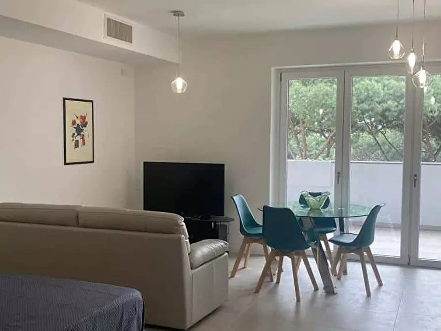 Immagine 6 di Appartamento in affitto  in Via Vitaliano Brancati64 a Roma