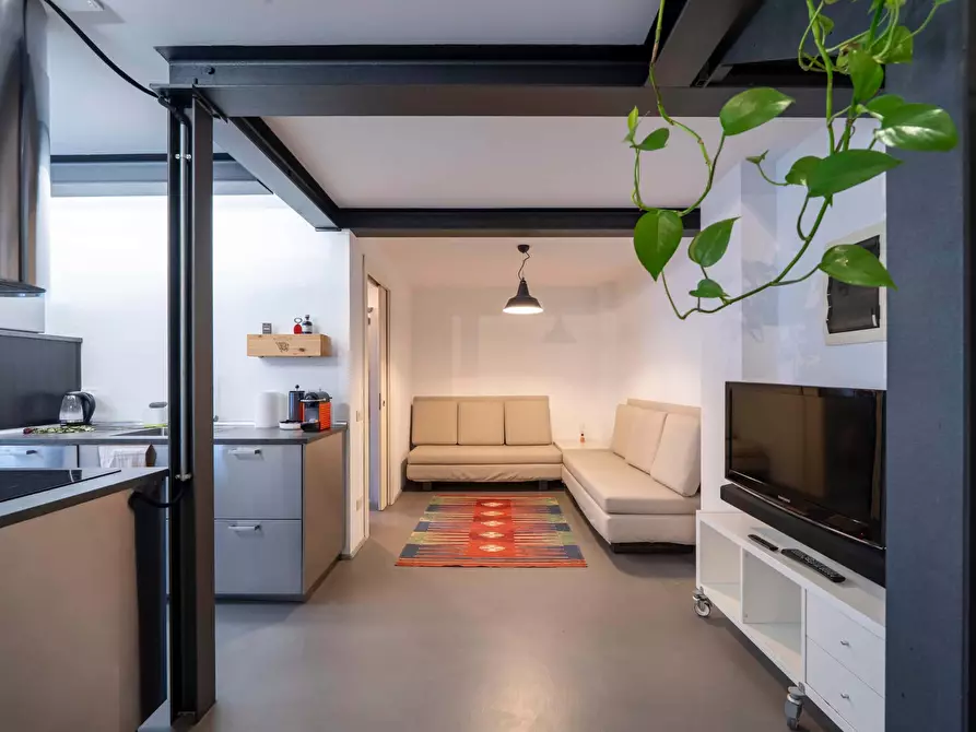 Immagine 33 di Appartamento in affitto  in Via Magolfa21 a Milano