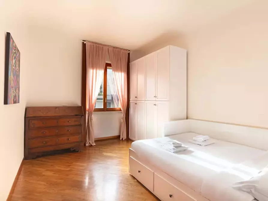 Immagine 4 di Camera in affitto  in Via Ruggero di Lauria12 a Milano