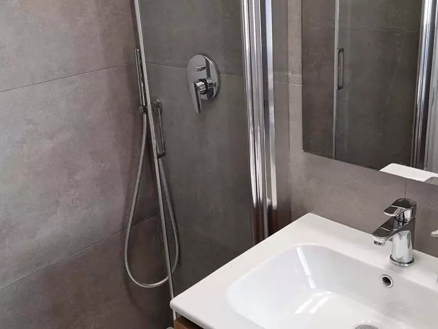 Immagine 11 di Appartamento in affitto  in Via Domenico Barone31 a Roma
