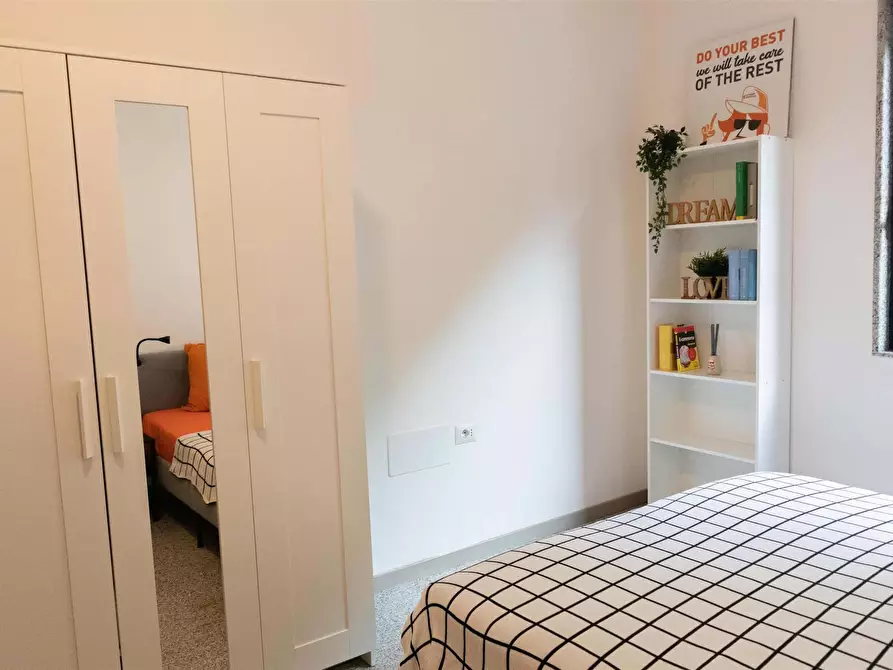 Immagine 2 di Camera in affitto  in Via Dante Alighieri108 a Cagliari