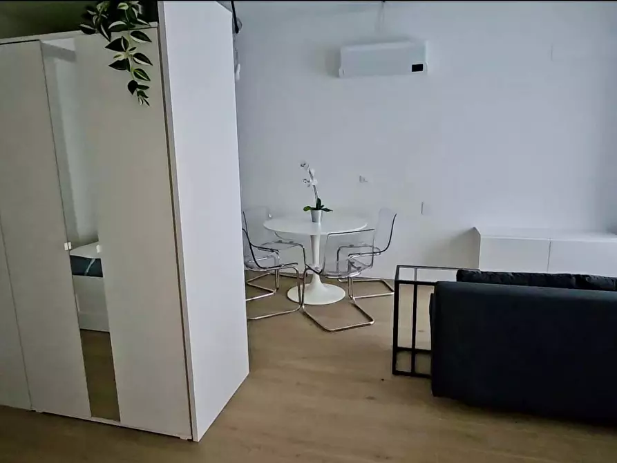 Immagine 9 di Appartamento in affitto  in Corso Italia7 a Trieste