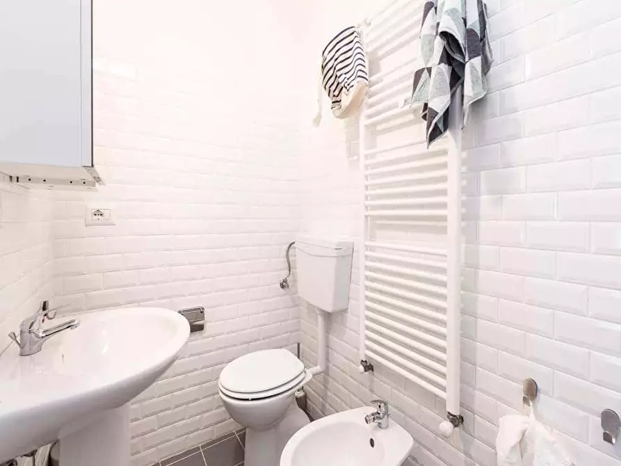 Immagine 27 di Camera in affitto  in Via Paolo Bassi22 a Milano