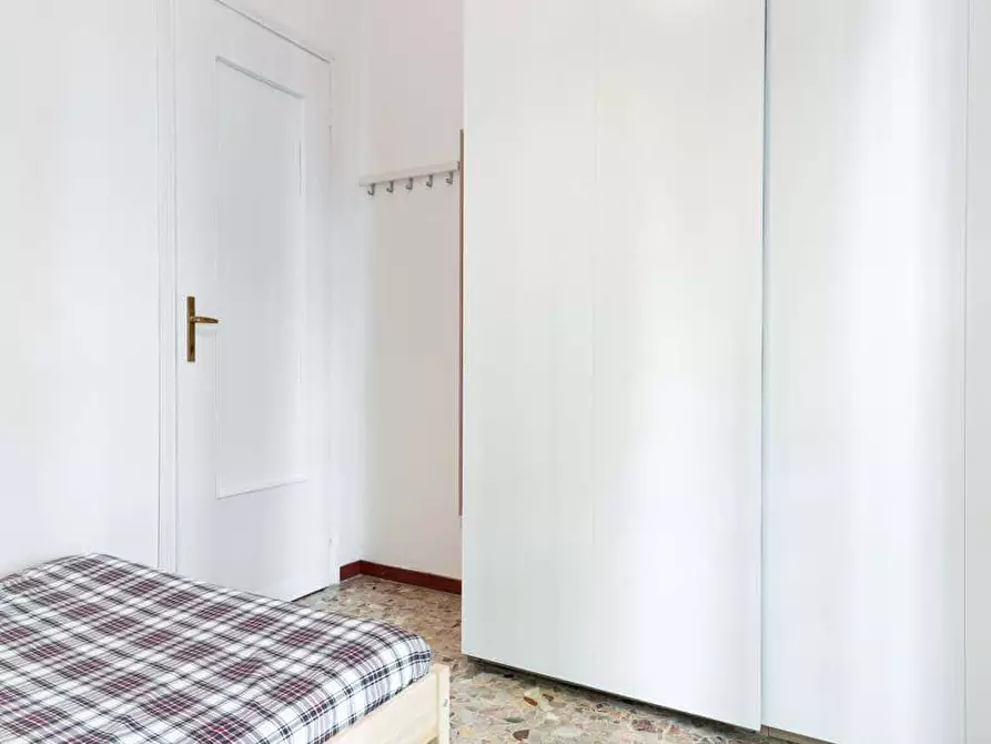 Immagine 4 di Camera in affitto  in Via Ferrante Aporti52 a Milano