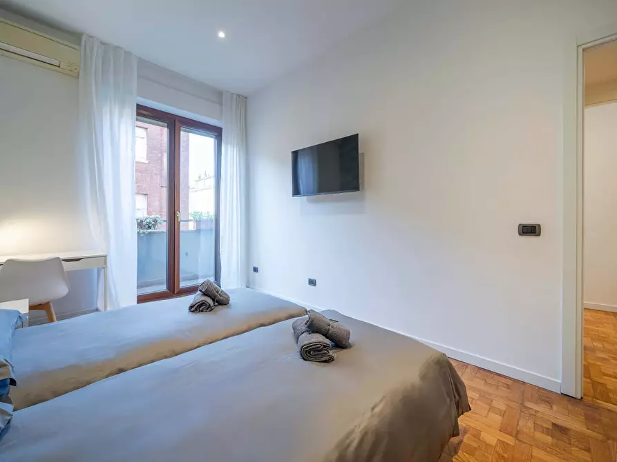 Immagine 20 di Appartamento in affitto  in Via Urbano III1 a Milano