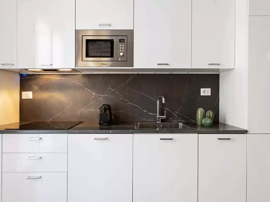 Immagine 5 di Appartamento in affitto  in Via Santa Sofia29 a Milano