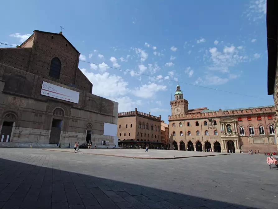 Immagine 17 di Appartamento in affitto  in Via Rizzoli18 a Bologna
