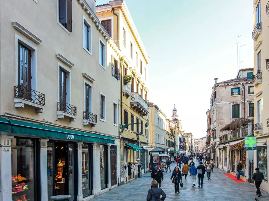 Immagine 17 di Appartamento in affitto  in Calle Verdi4334 a Venezia