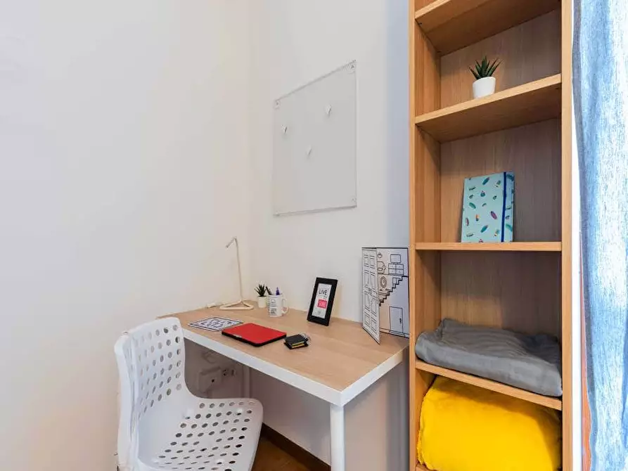 Immagine 1 di Camera in affitto  in Via dei Missaglia13 a Milano