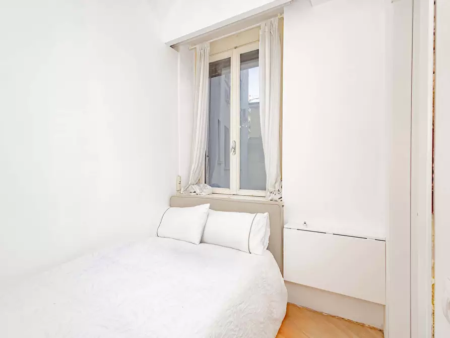 Immagine 3 di Camera in affitto  in Via Cesare Battisti13 a Milano