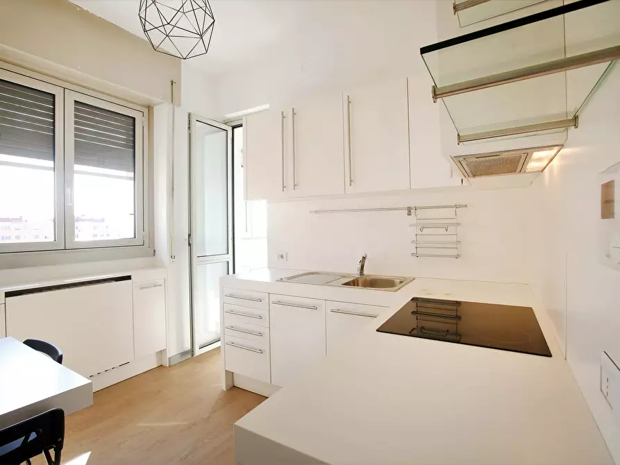 Immagine 15 di Camera in affitto  in Via Benjamin Constant2 a Milano