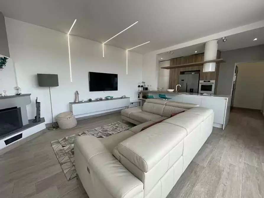 Immagine 8 di Appartamento in affitto  in Via Torri in Sabina14 a Roma