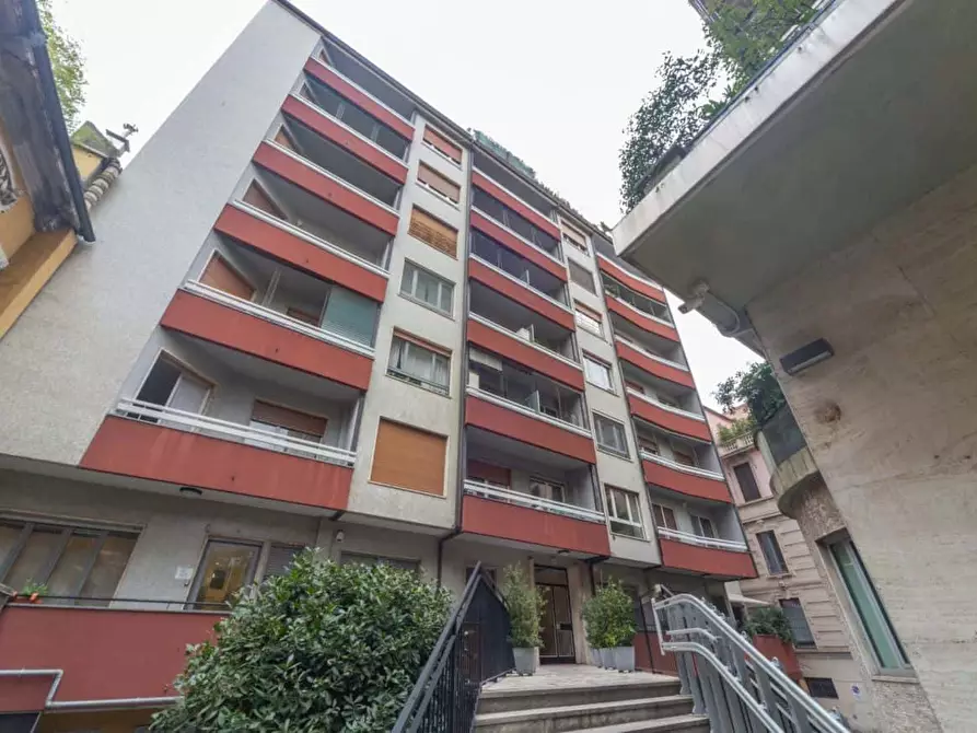 Immagine 21 di Appartamento in affitto  in Corso Sempione a Milano