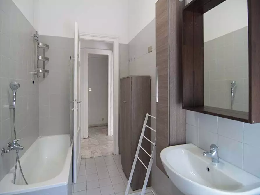 Immagine 32 di Camera in affitto  in Piazzale Susa11 a Milano