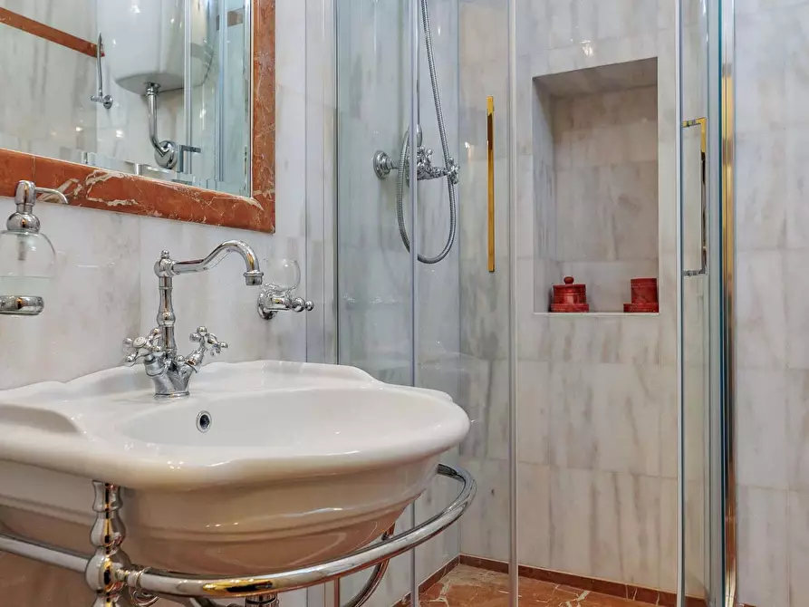 Immagine 30 di Appartamento in affitto  in Via Roma a Cortona