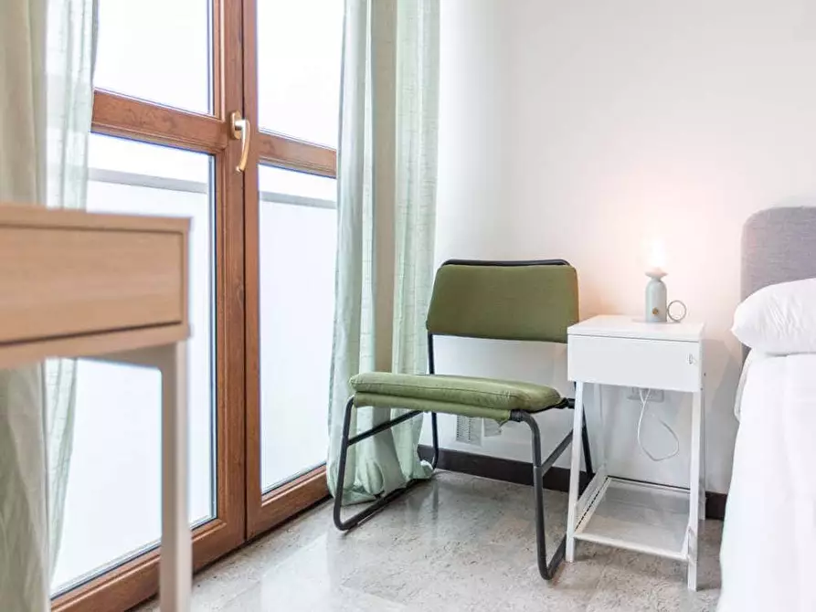 Immagine 2 di Camera in affitto  in Viale Sondrio7 a Milano