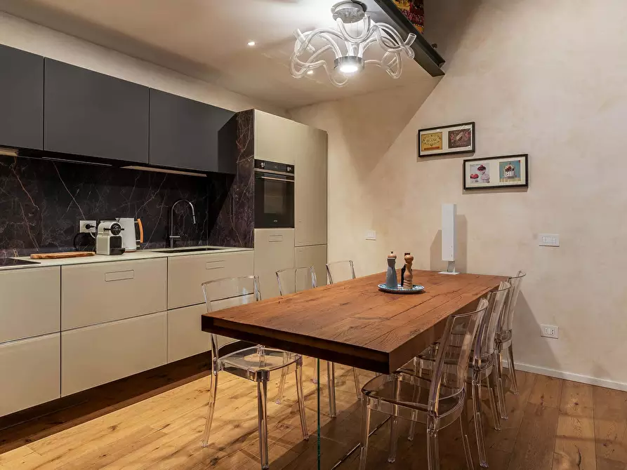 Immagine 30 di Appartamento in affitto  in Vicolo del Divino Amore14 a Roma