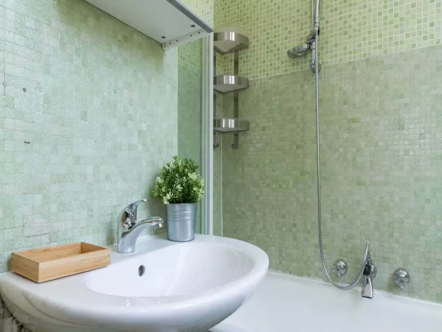 Immagine 16 di Camera in affitto  in Via Salvatore Barzilai14 a Milano