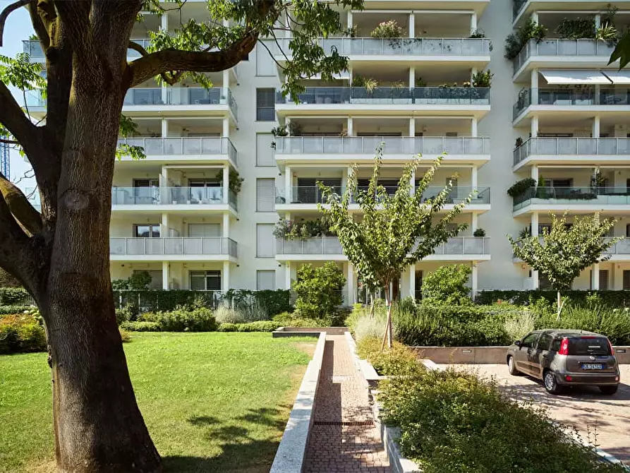 Immagine 31 di Appartamento in affitto  in Via Pietro Rondoni1 a Milano