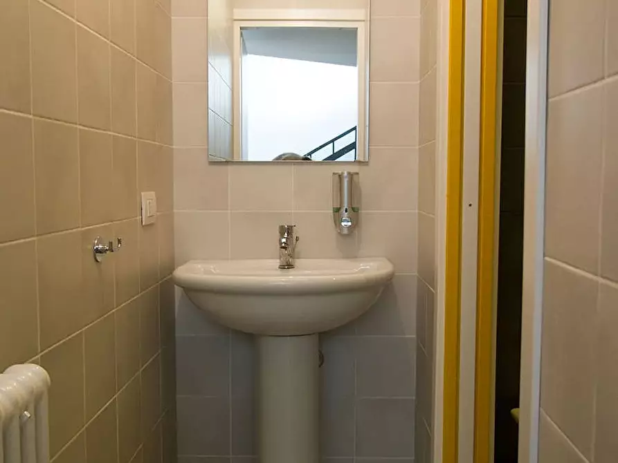 Immagine 13 di Appartamento in affitto  in Via Gaetano de Castillia24 a Milano