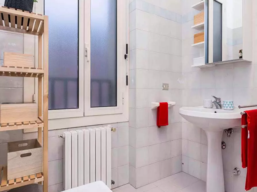 Immagine 7 di Camera in affitto  in Viale Monte Santo8 a Milano