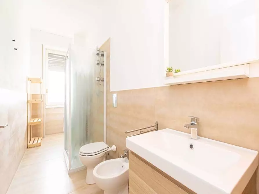 Immagine 35 di Camera in affitto  in Viale Romagna5 a Milano