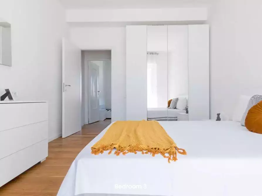 Immagine 3 di Camera in affitto  in Via Intra3 a Milano