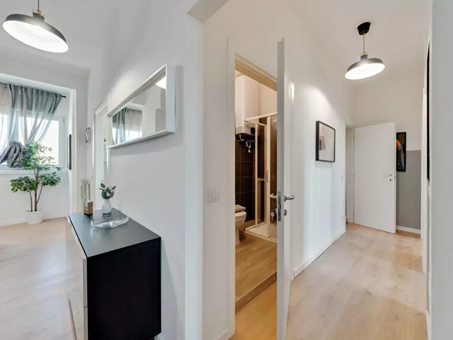 Immagine 8 di Camera in affitto  in Via F. R. Lamennais5 a Milano