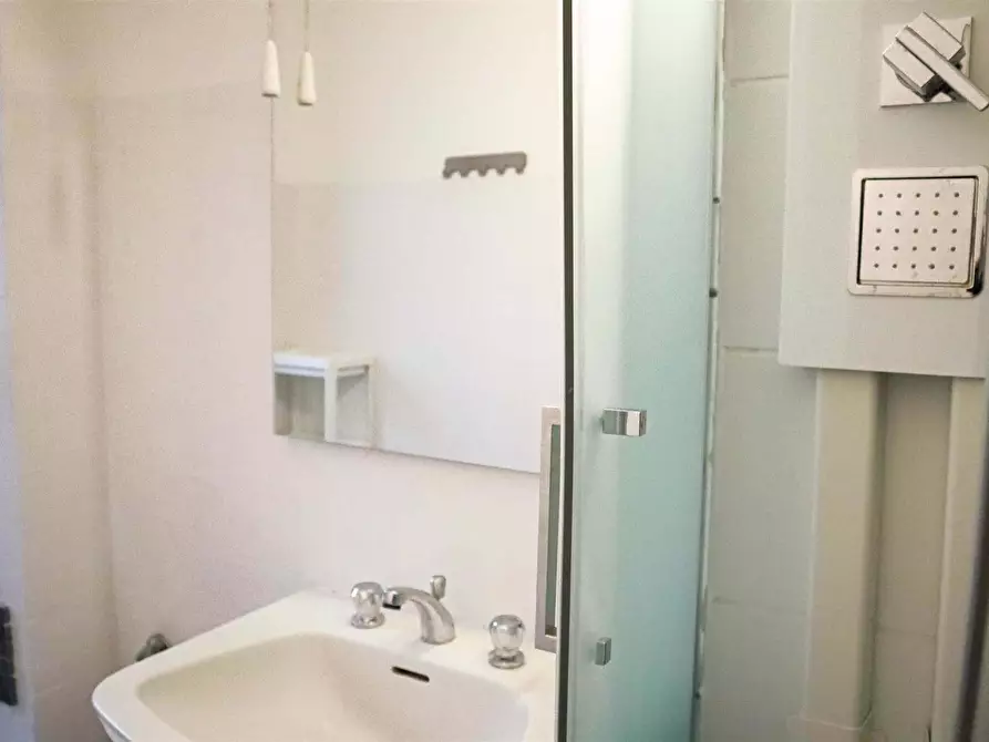 Immagine 18 di Camera in affitto  in Via Tigellio24 a Cagliari