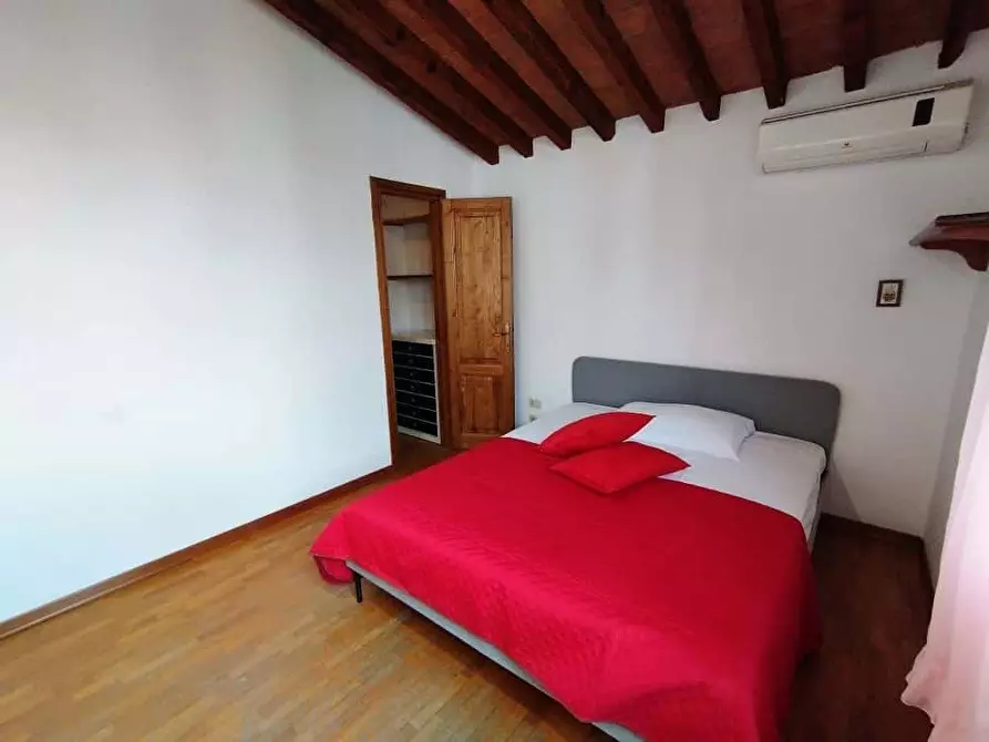 Immagine 16 di Camera in affitto  in Via Francesco Calzolari29 a Firenze