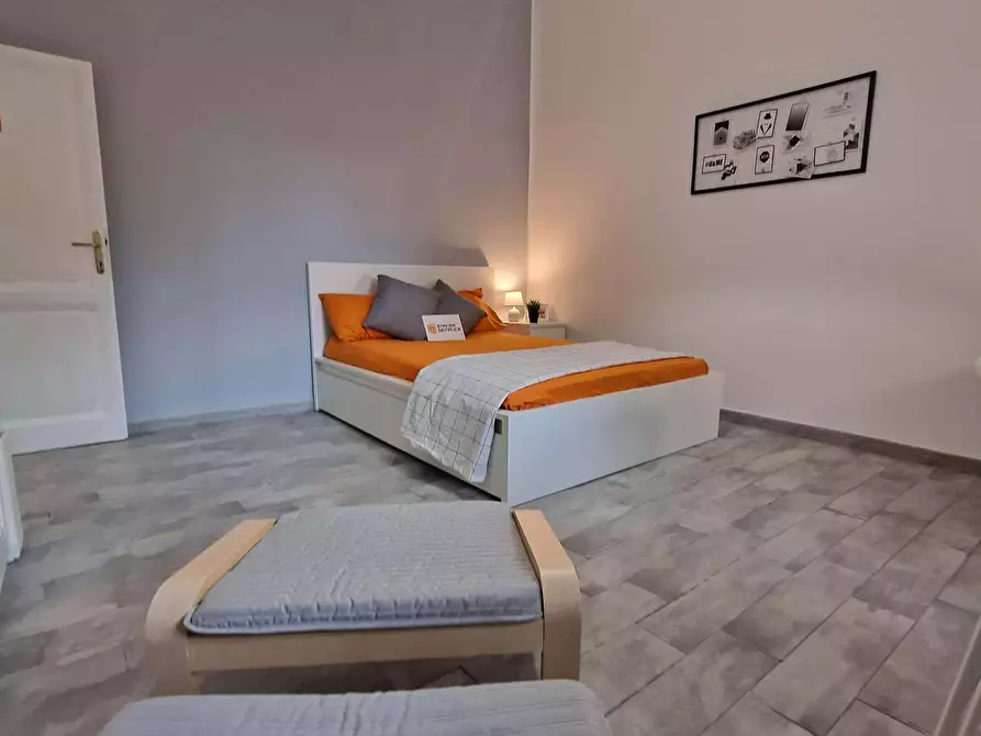 Immagine 11 di Camera in affitto  in Via Ostiense343 a Roma