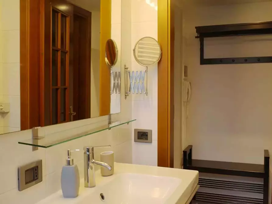 Immagine 21 di Appartamento in affitto  in Via Giulio e Corrado Venini86 a Milano