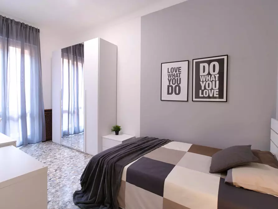 Immagine 2 di Camera in affitto  in Via XX Settembre a Brescia