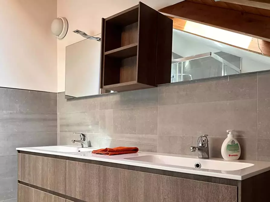 Immagine 41 di Appartamento in affitto  in Via Ampola9 a Milano