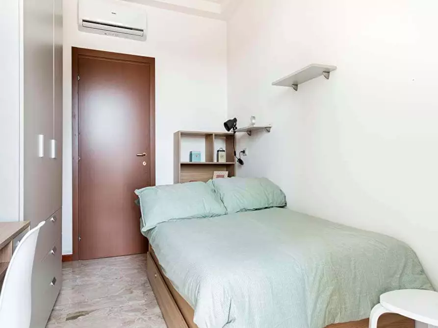 Immagine 19 di Camera in affitto  in Via Gianfranco Zuretti75 a Milano