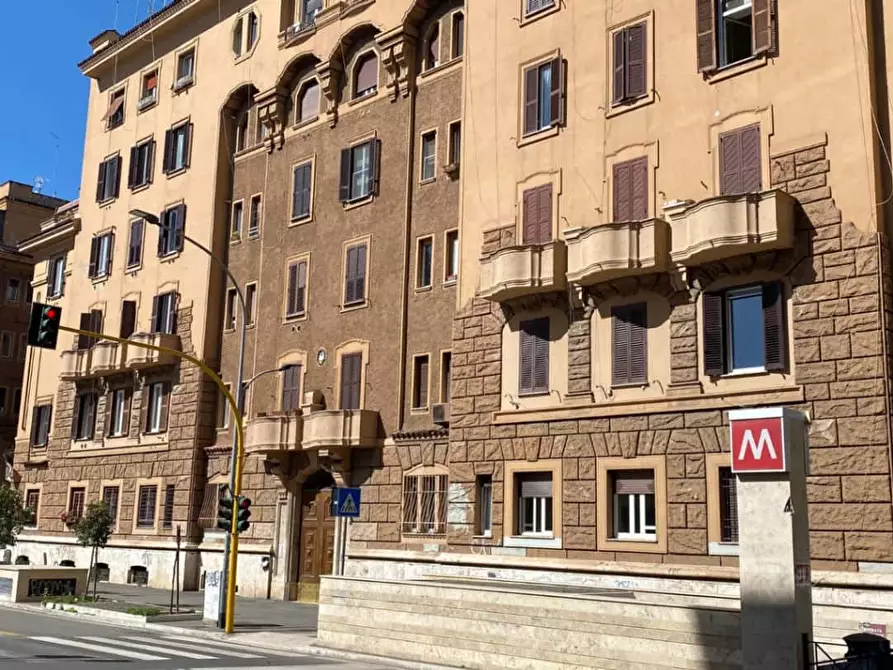 Immagine 18 di Appartamento in affitto  in Via la Spezia81 a Roma