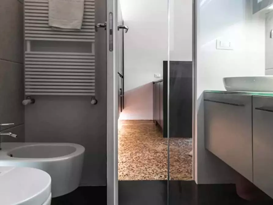 Immagine 22 di Appartamento in affitto  in Via Ciovasso a Milano