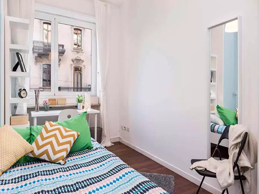 Immagine 6 di Camera in affitto  in Via Antonio Canova25 a Milano