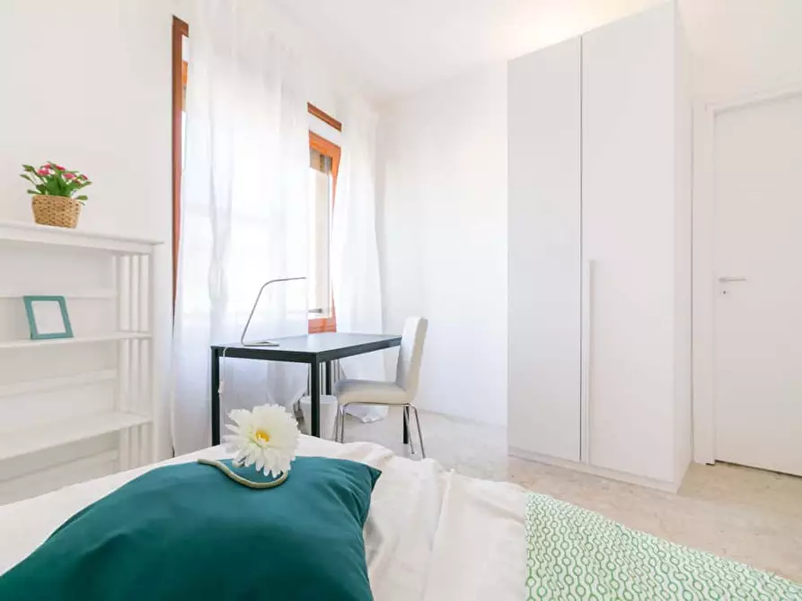 Immagine 5 di Camera in affitto  in Piazza Simone Bolivar3 a Milano